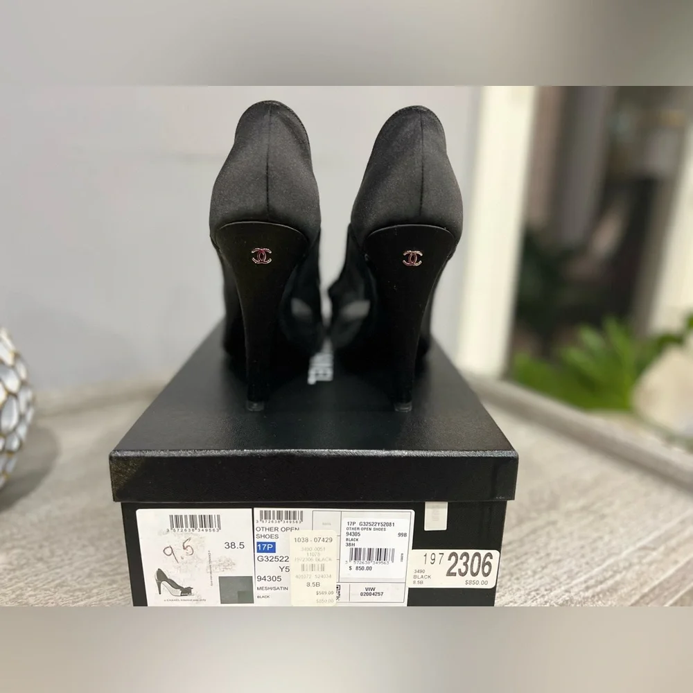 Chanel Mesh Satin excellent condition with box,dusters extra pair of hee… - Picture 5 of 7